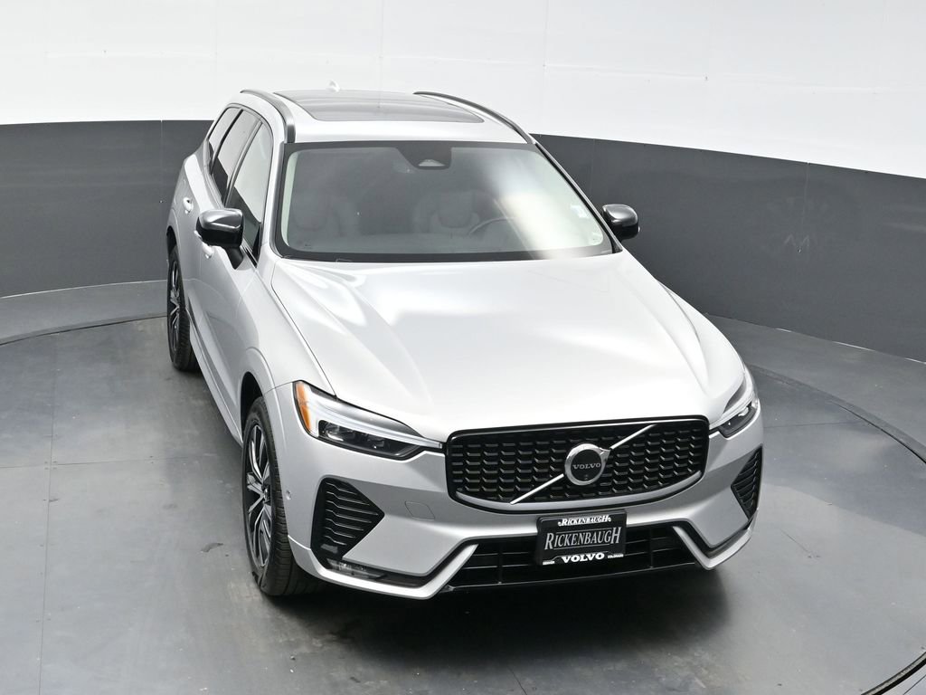 Used 2025 Volvo XC60 B5 Plus image 23