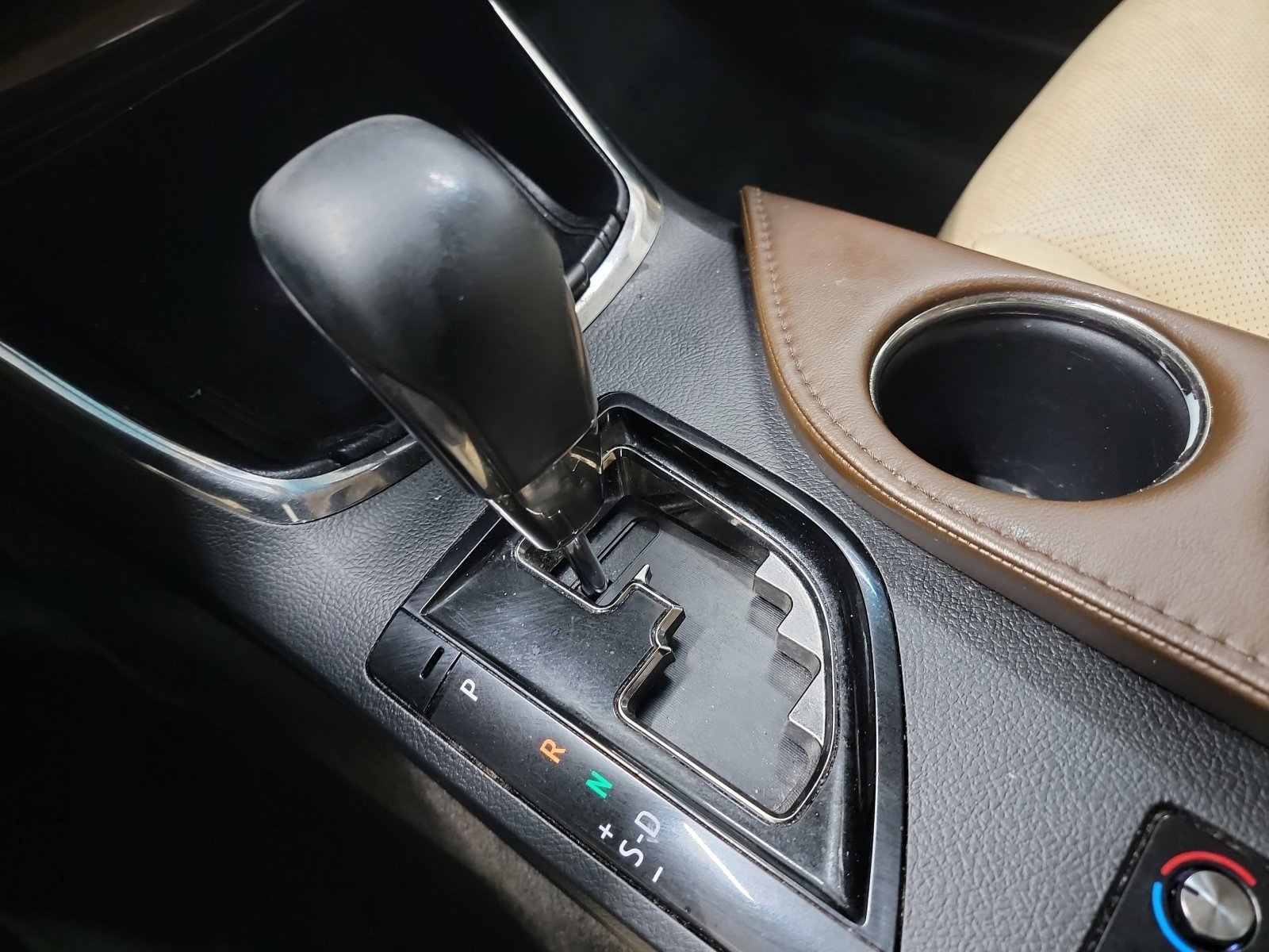 Used 2014 Toyota Avalon Limited image 27