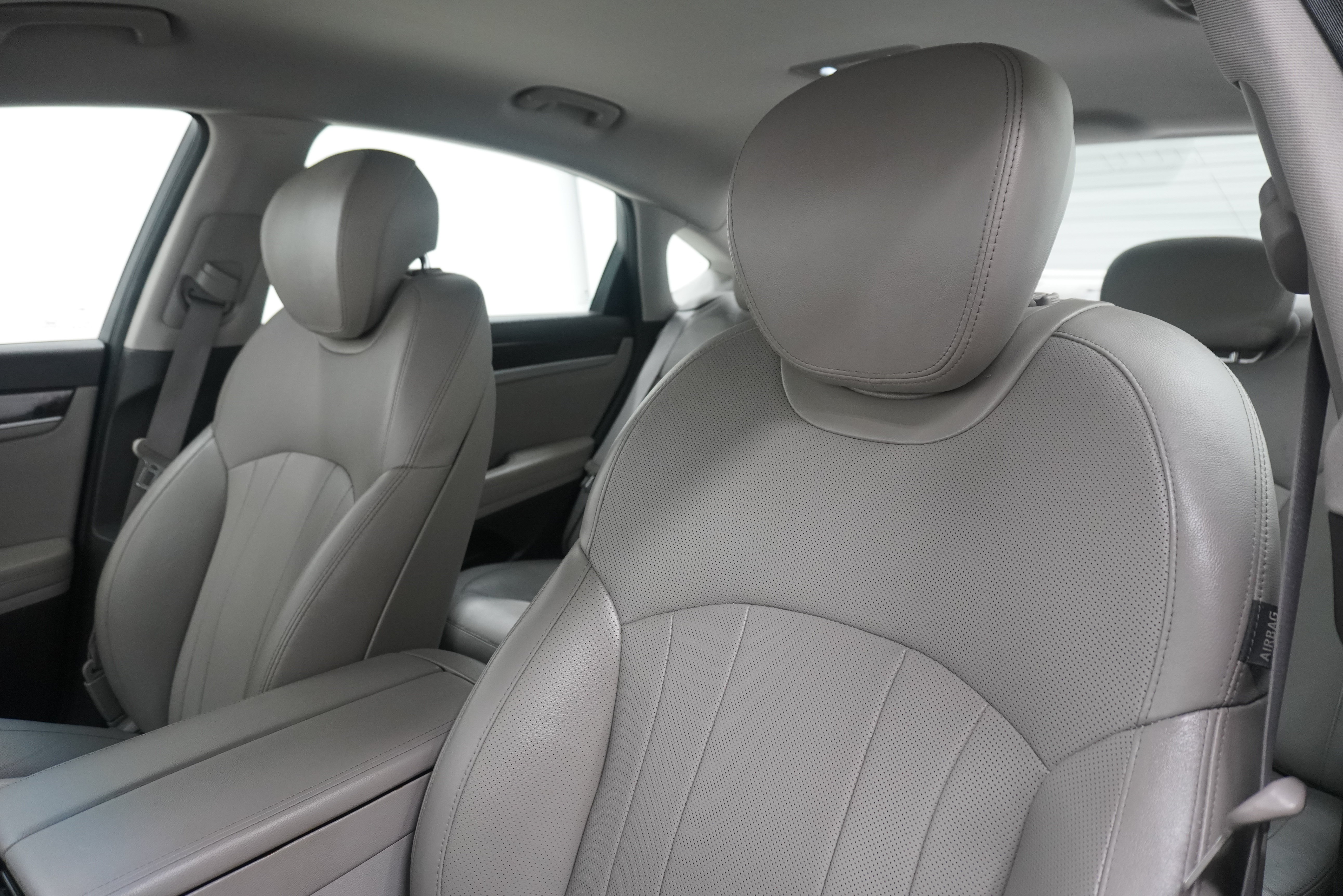 Used 2017 Genesis G80 3.8 RWD image 11