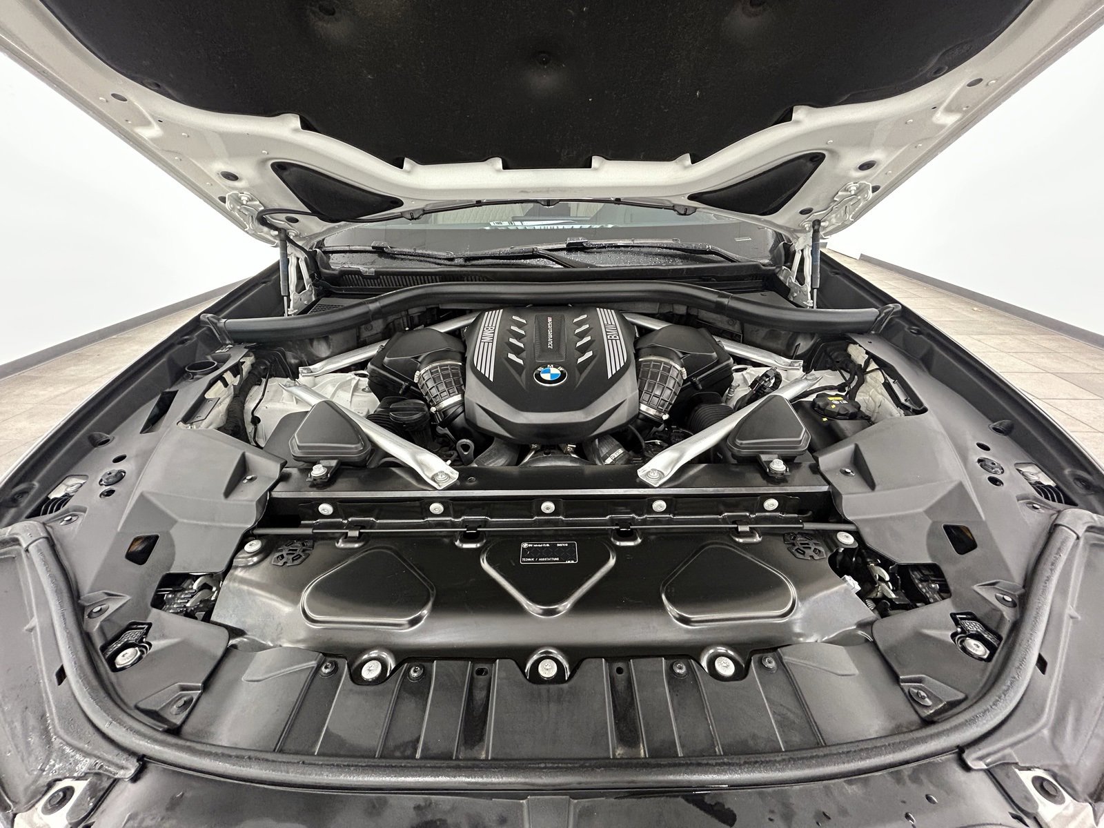 Used 2023 BMW X6 M50i w/ Executive Package image 41