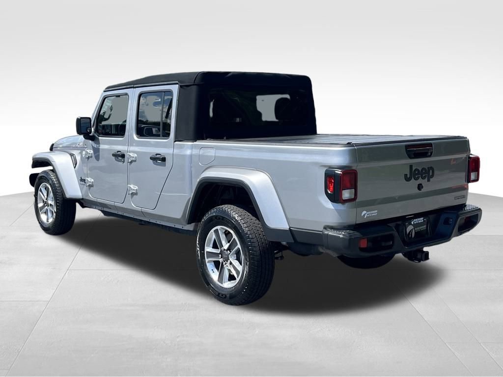 Used 2021 Jeep Gladiator Sport image 3