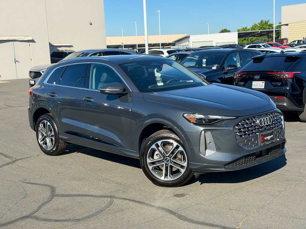 New 2025 Audi Q5 Premium image 3