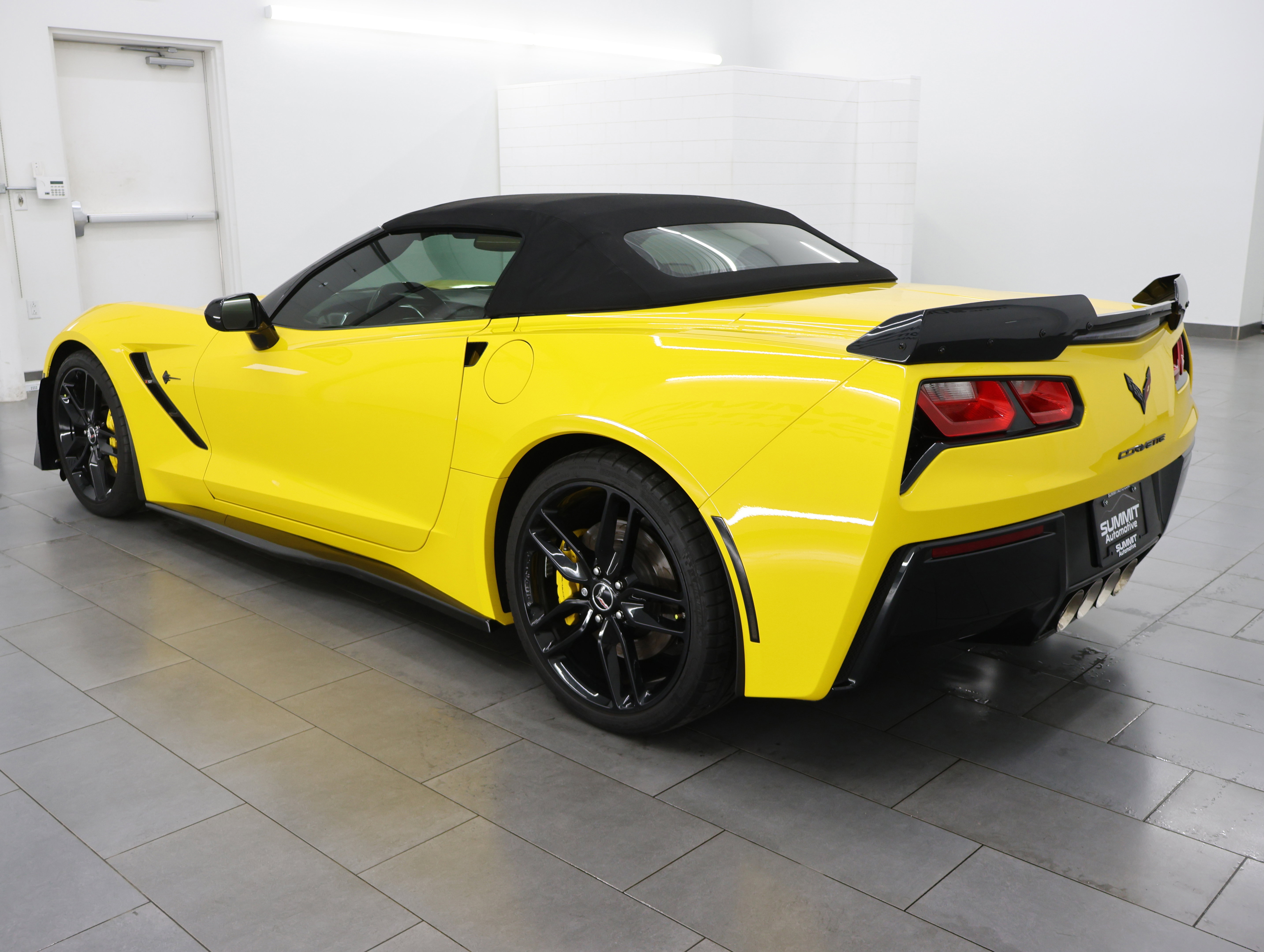 Used 2014 Chevrolet Corvette Stingray Convertible w/ 3LT Preferred Equipment Group RWD image 6