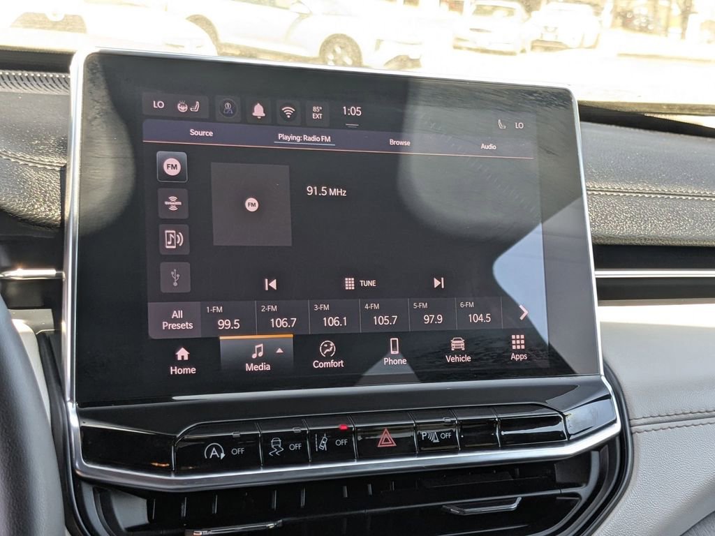 Used 2025 Jeep Compass Limited image 15