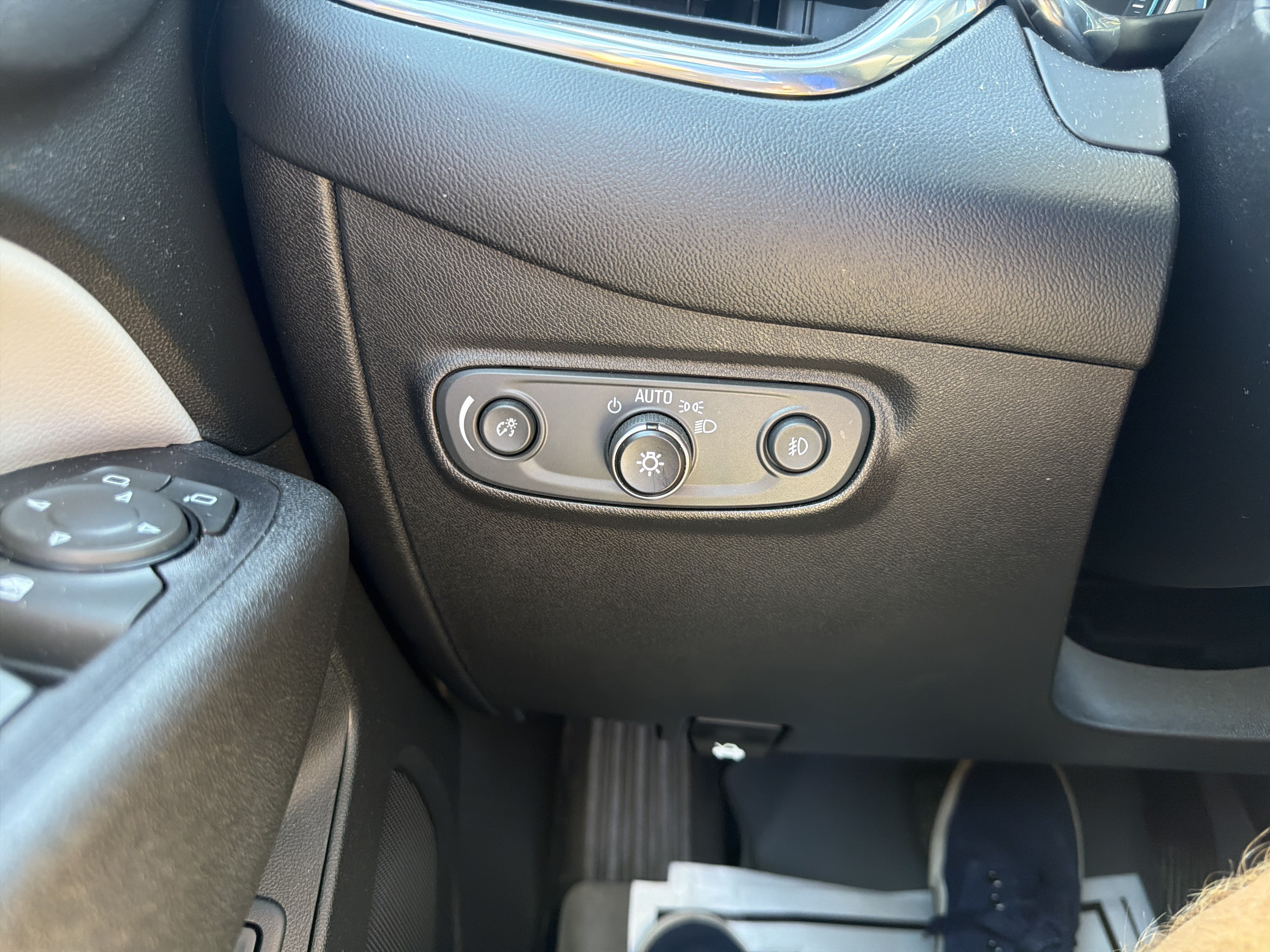 Used 2018 Chevrolet Equinox Premier AWD/4WD image 29
