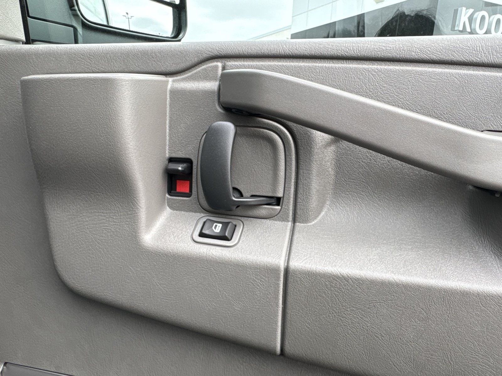 New 2026 GMC Savana 2500 w/ Driver Convenience Package RWD image 28