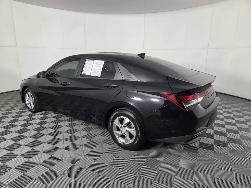 Used 2021 Hyundai Elantra SE image 8