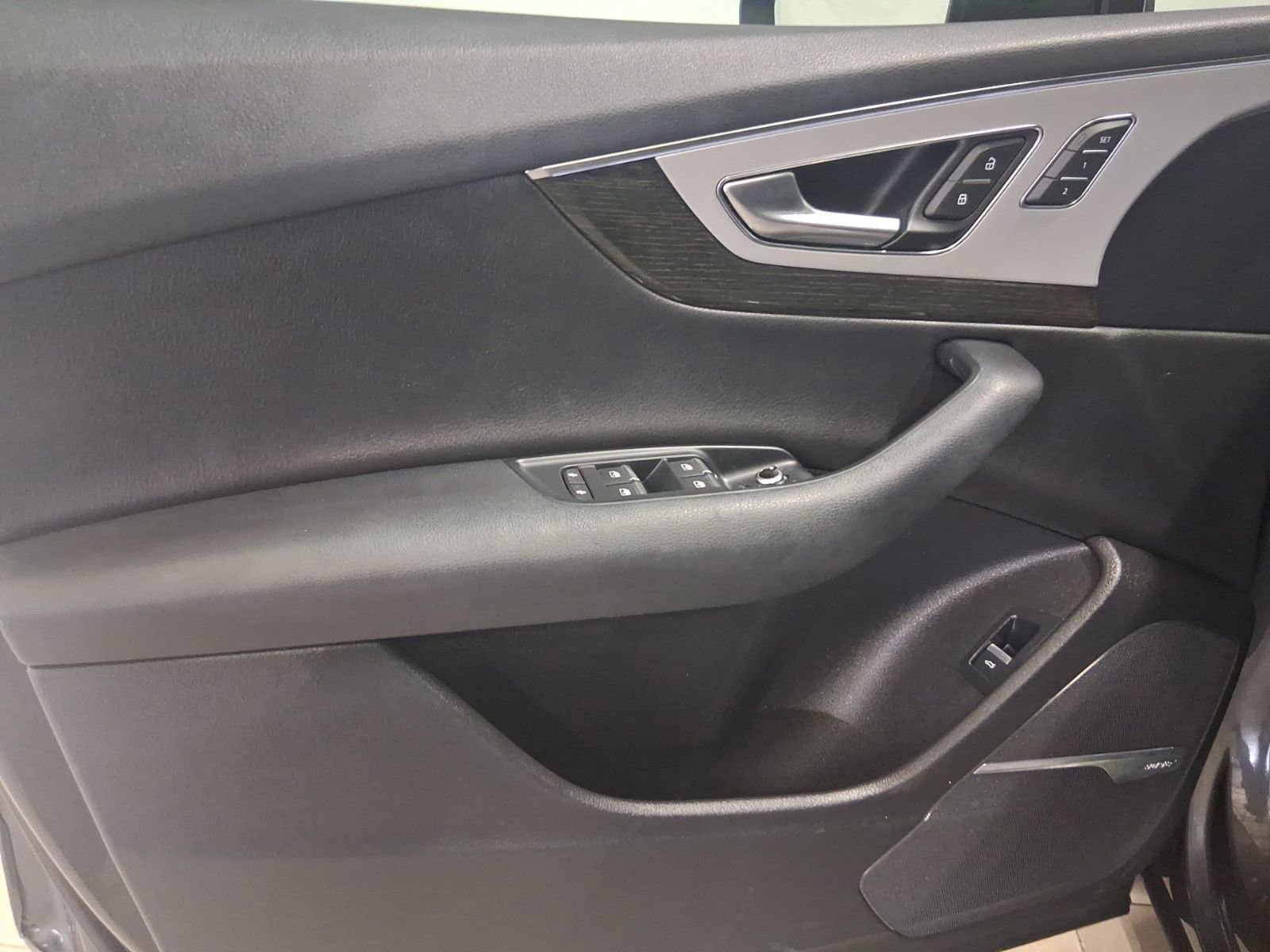 Used 2019 Audi Q7 2.0T Premium Plus w/ Premium Plus Package AWD/4WD image 19