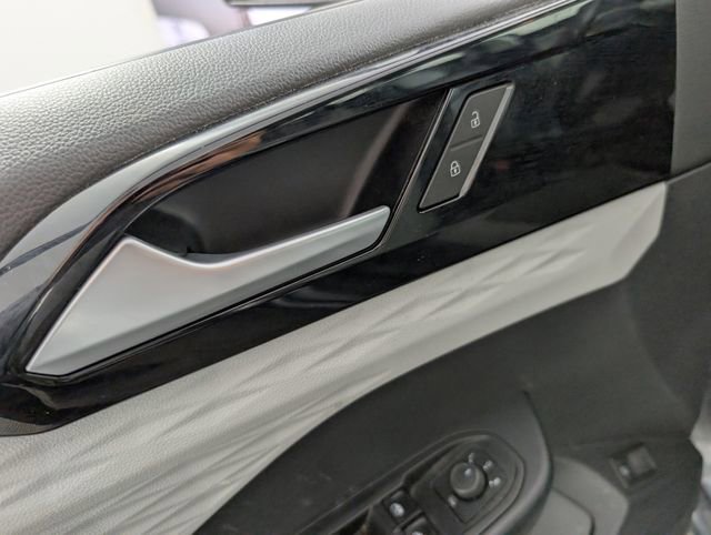 Used 2022 Volkswagen Taos S image 14