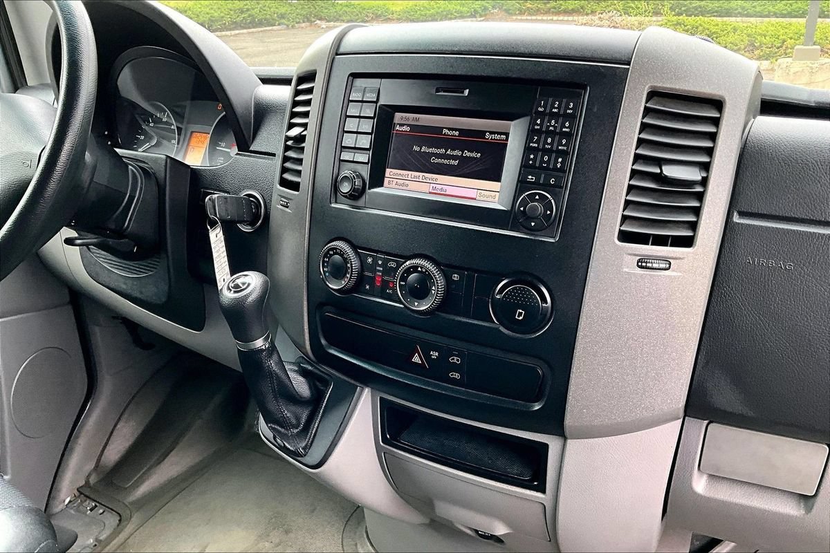 Used 2015 Mercedes-Benz Sprinter 2500 image 22