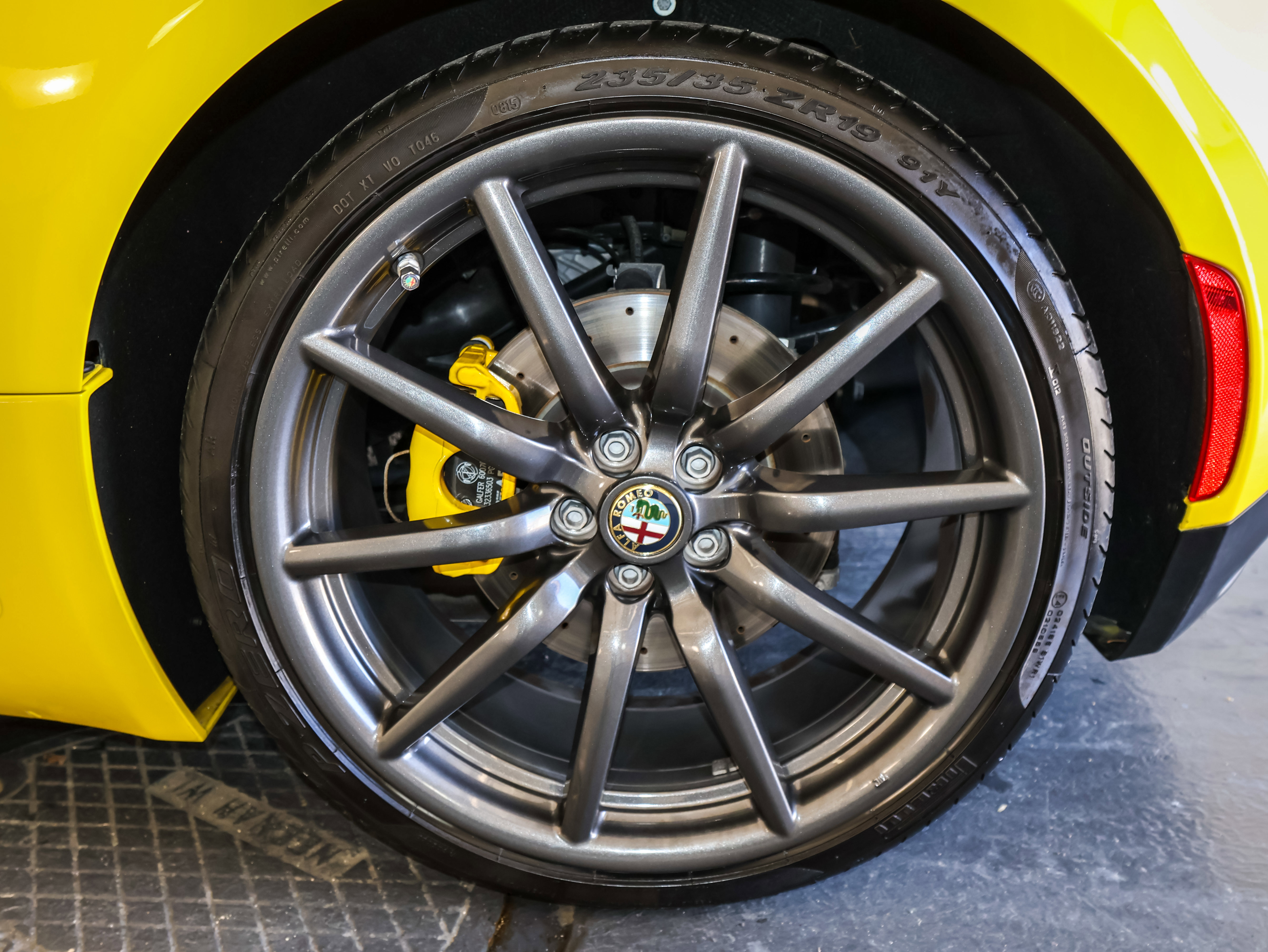 Used 2015 Alfa Romeo 4C Spider w/ Spider Track Package 2 image 29