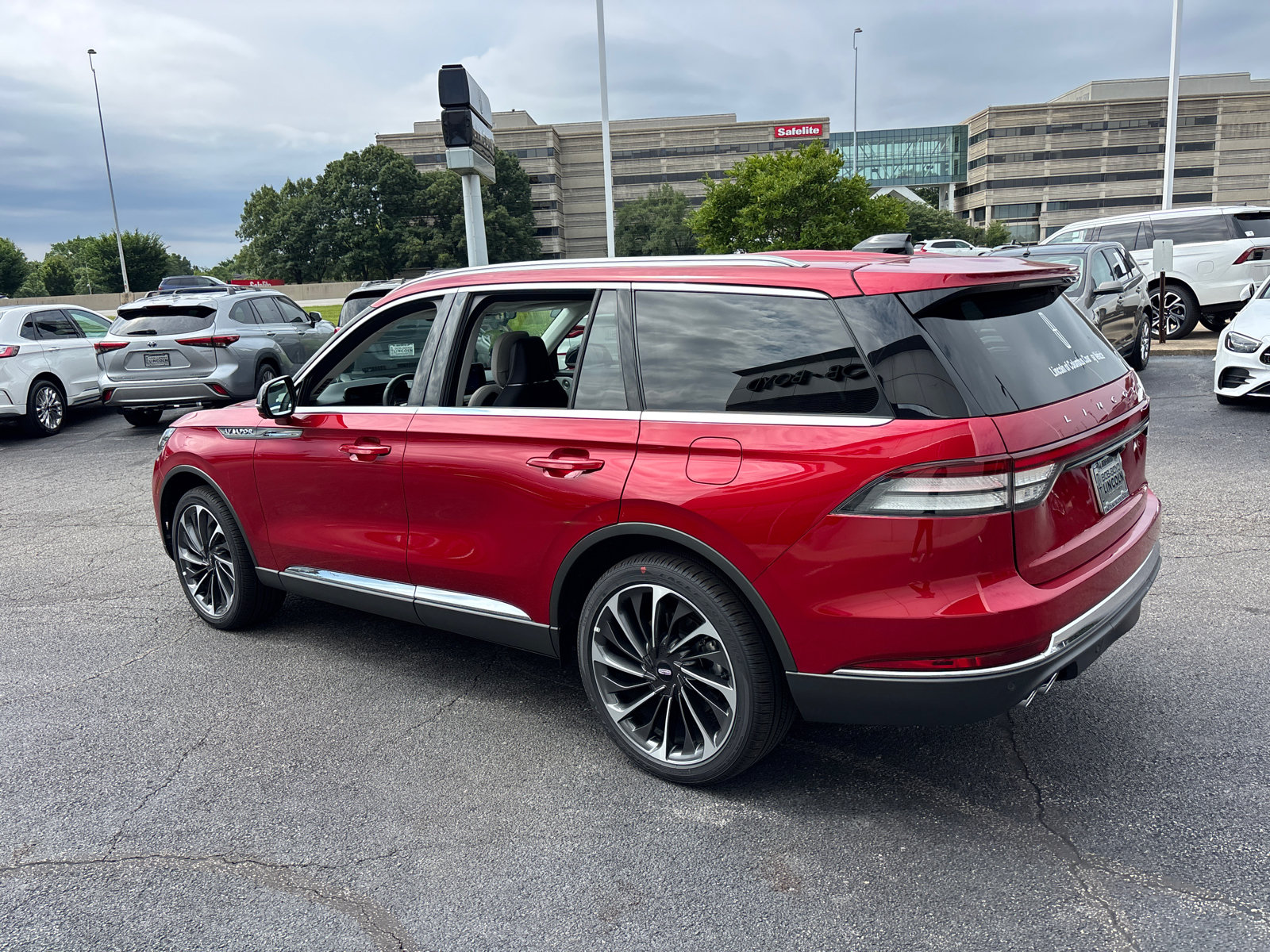 New 2026 Lincoln Aviator Reserve AWD/4WD image 5