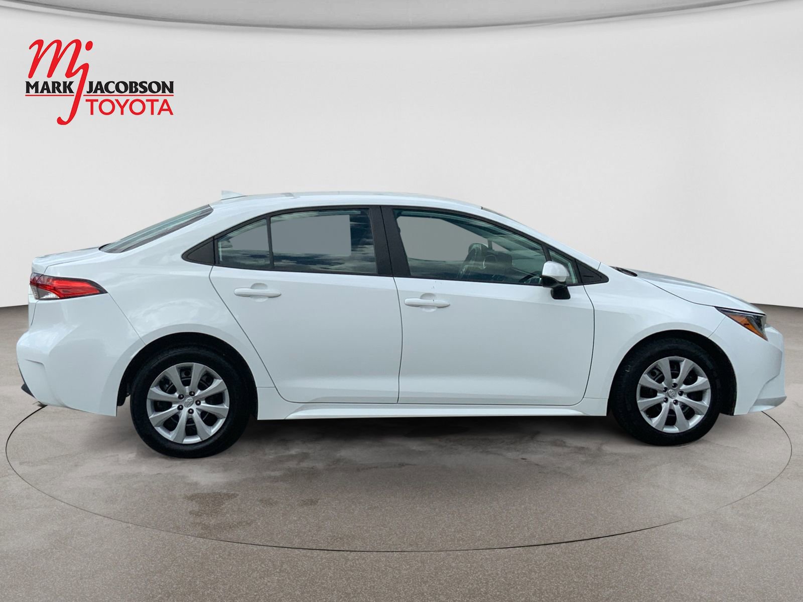 Used 2023 Toyota Corolla LE FWD image 4