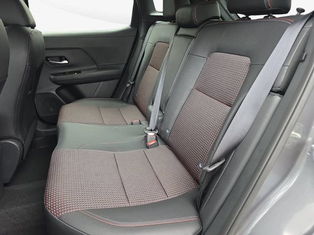New 2026 Nissan Kicks SR w/ Cold Weather Package AWD/4WD image 11