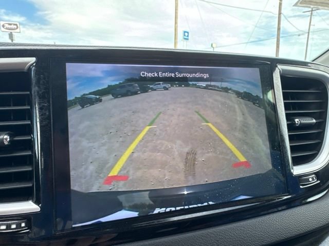 Used 2024 Chrysler Pacifica Touring-L FWD image 14