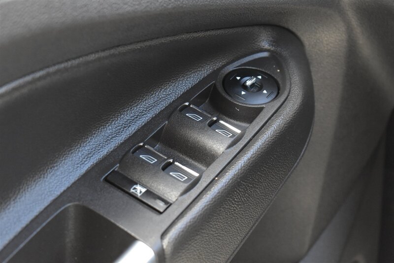 Used 2013 Ford C-MAX SEL FWD image 17