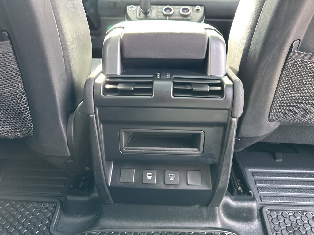 Used 2023 Land Rover Defender 110 S image 29