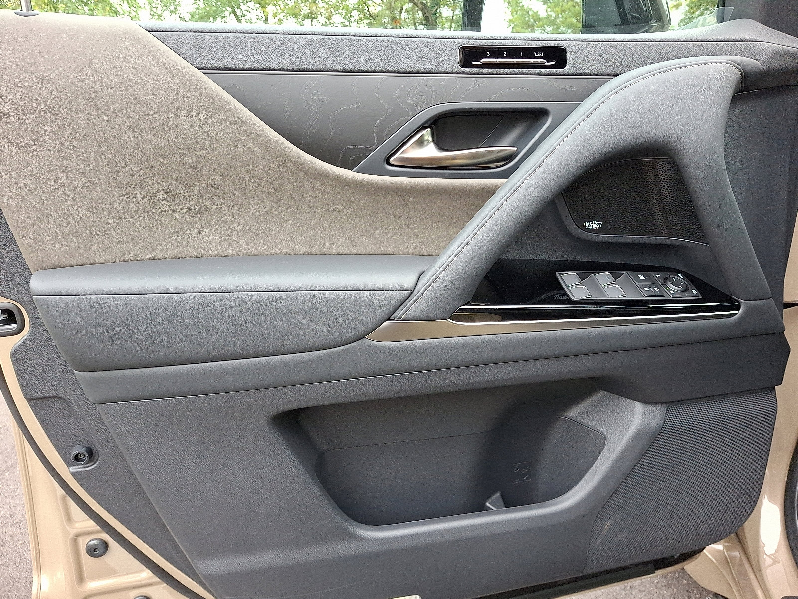 New 2025 Lexus LX 700h Overtrail image 7