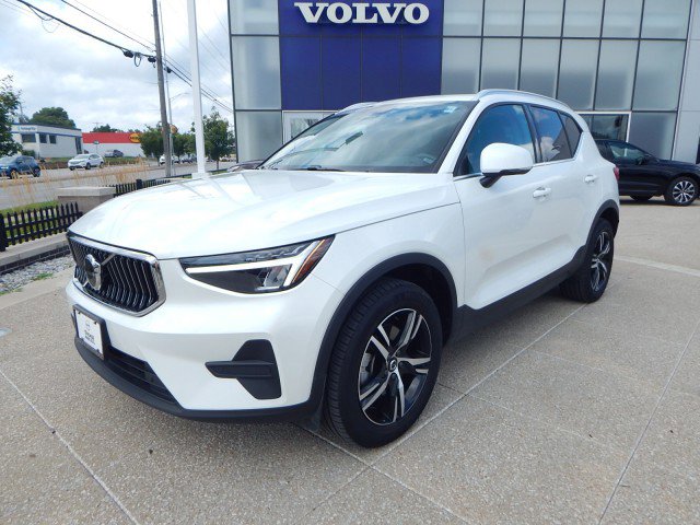 Certified 2025 Volvo XC40 B5 Core