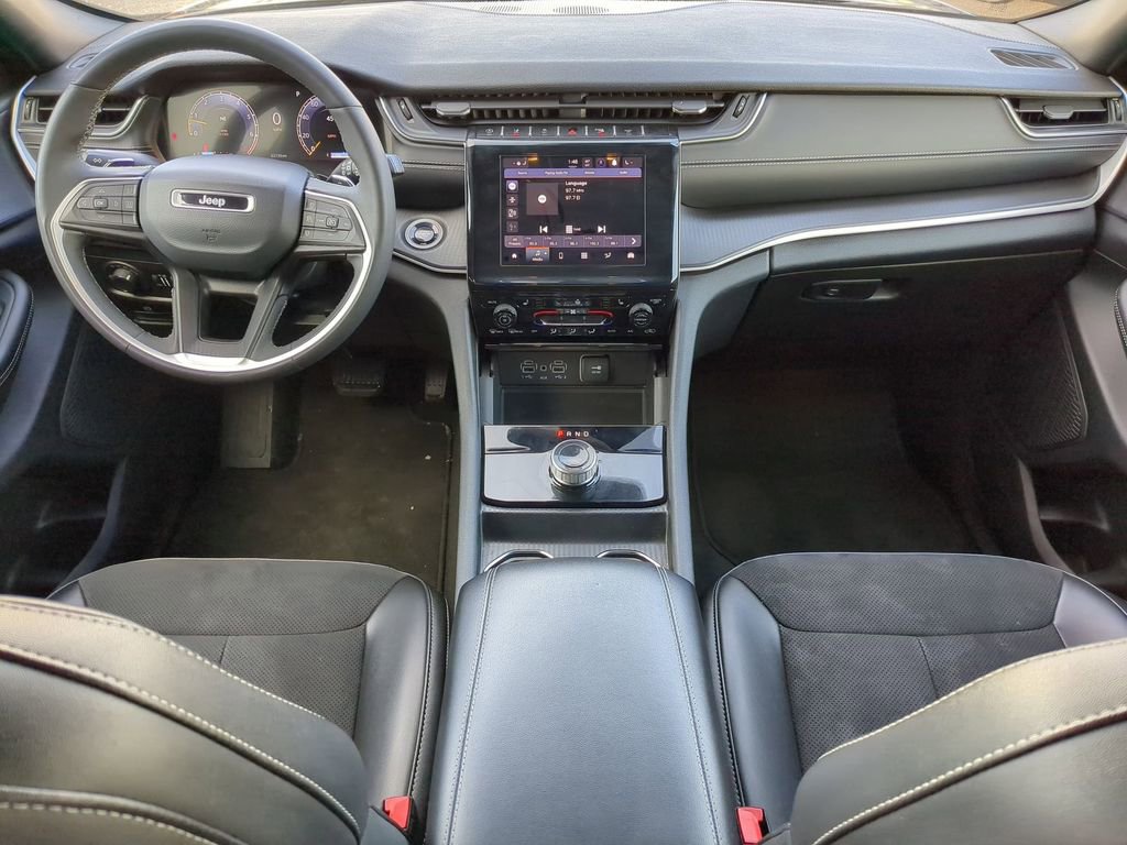 Used 2024 Jeep Grand Cherokee L Laredo image 25