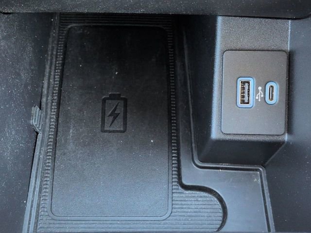 Used 2023 Ford Edge Titanium AWD/4WD image 21