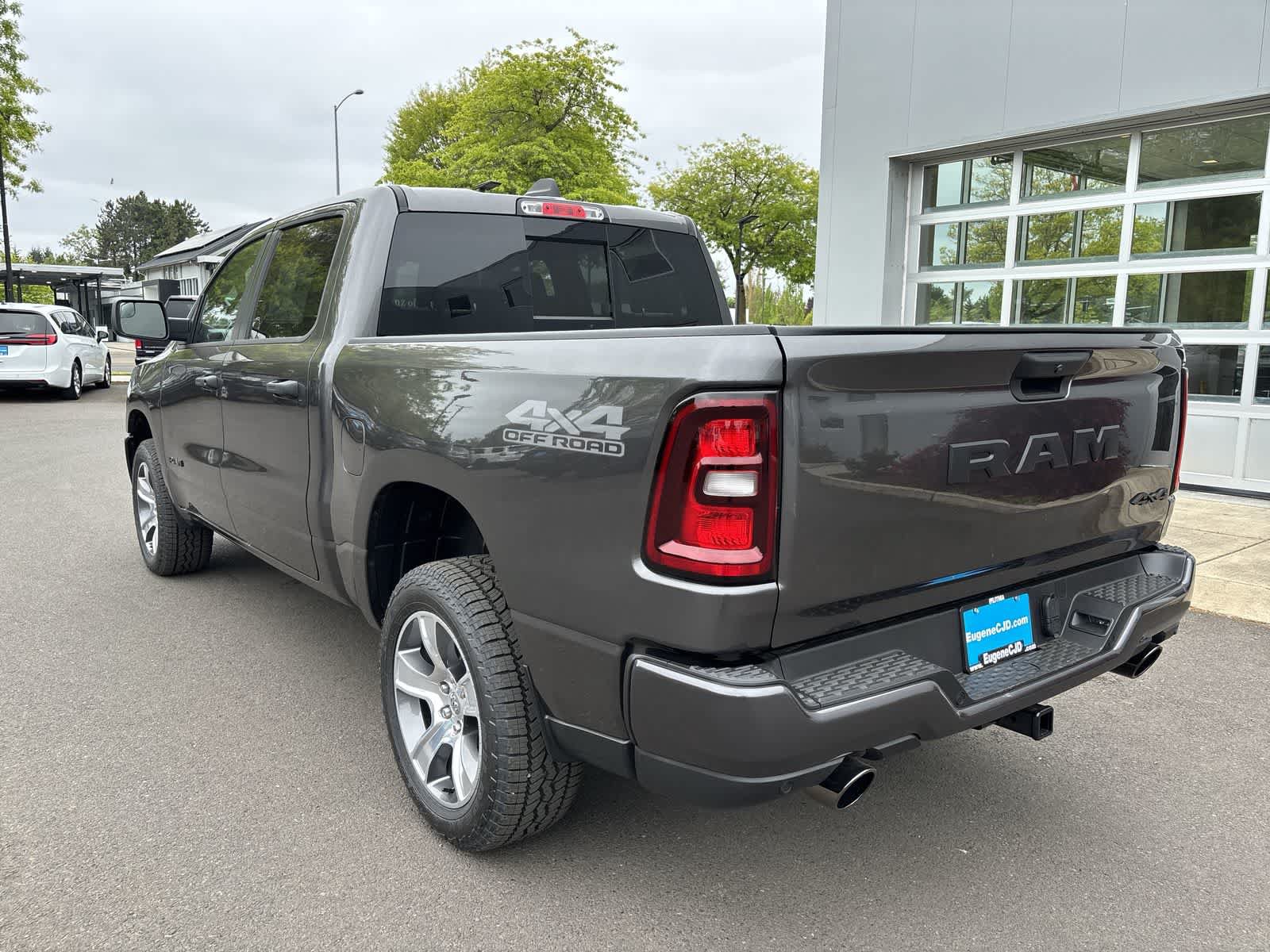 New 2026 RAM 1500 Express AWD/4WD image 3