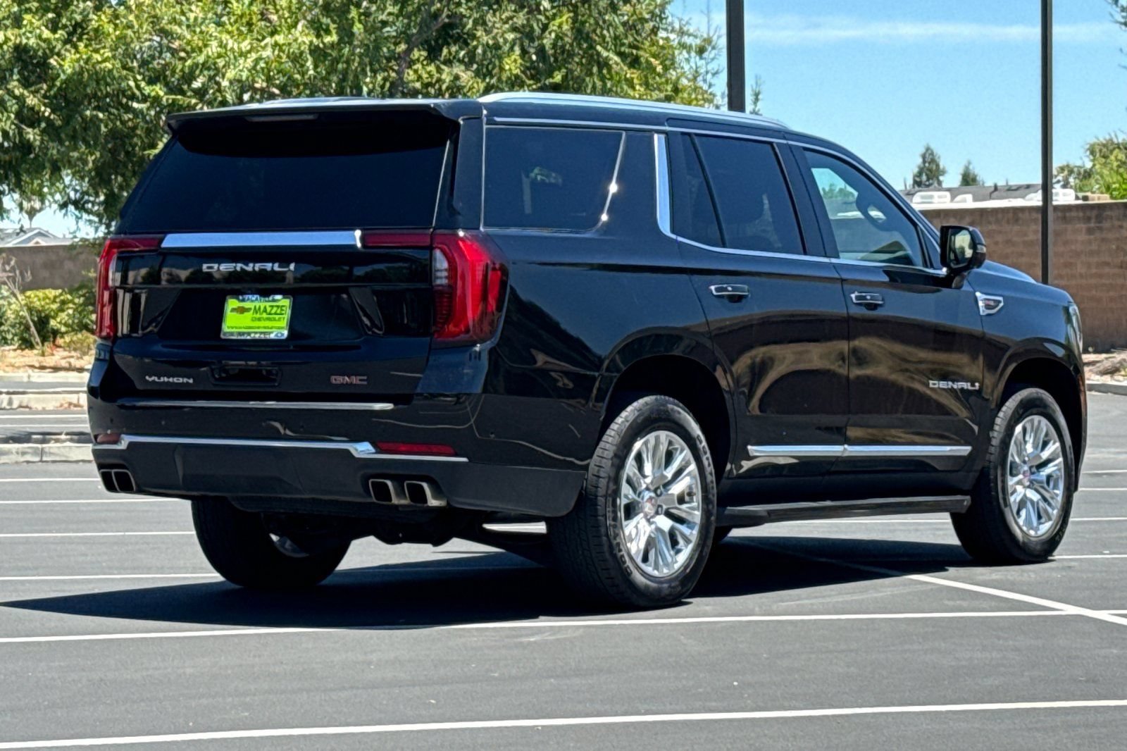 Used 2025 GMC Yukon Denali AWD/4WD image 11