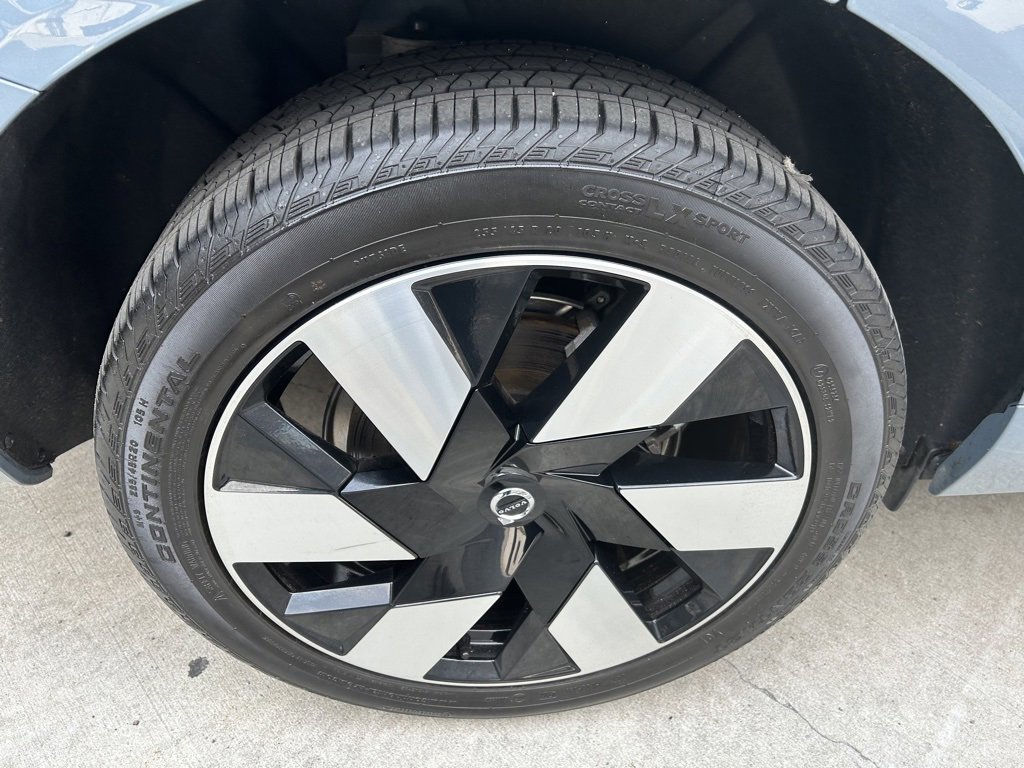 Certified 2024 Volvo XC60 T8 Plus w/ Climate Package image 6