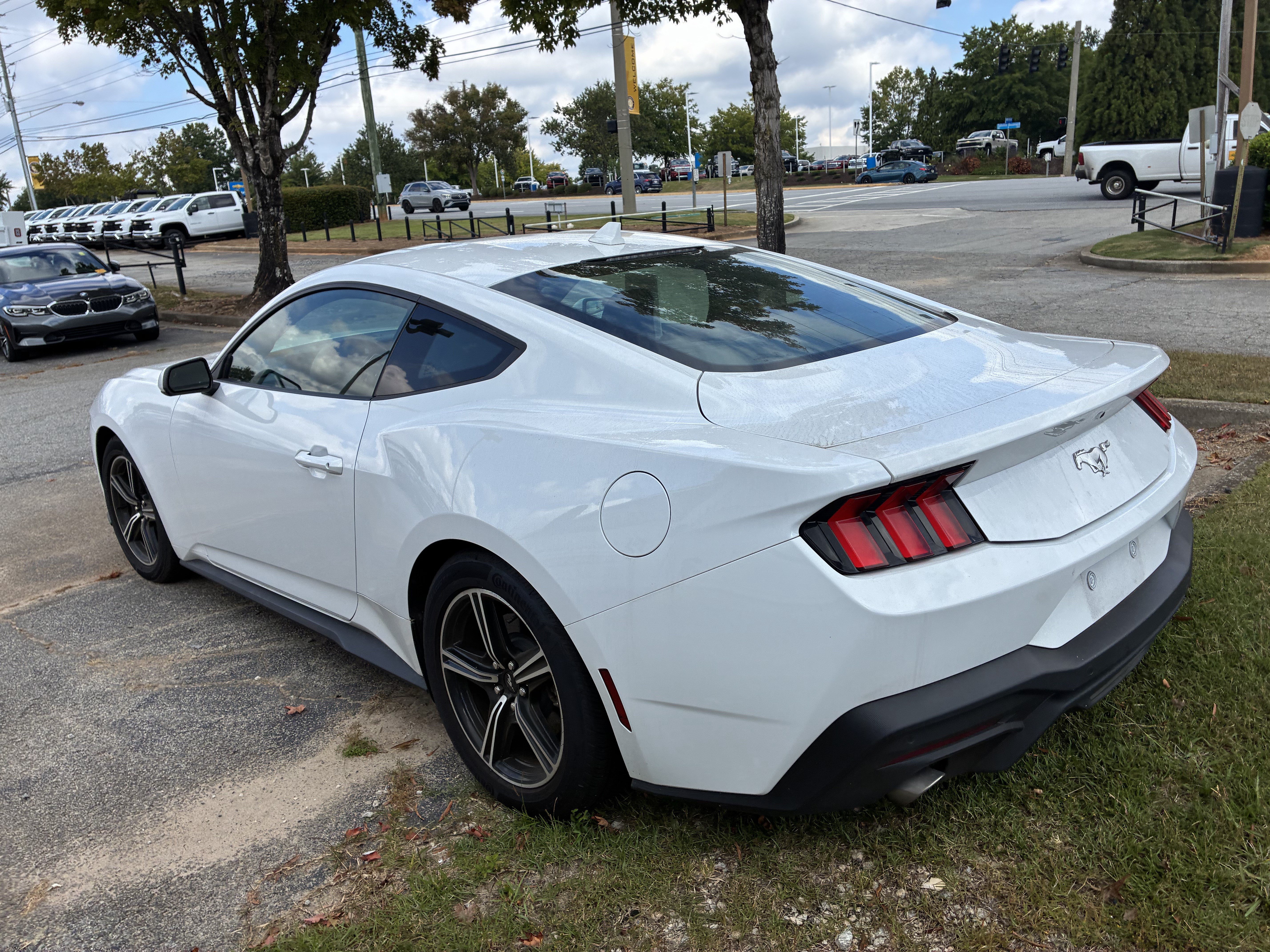 Used 2025 Ford Mustang Coupe RWD image 6