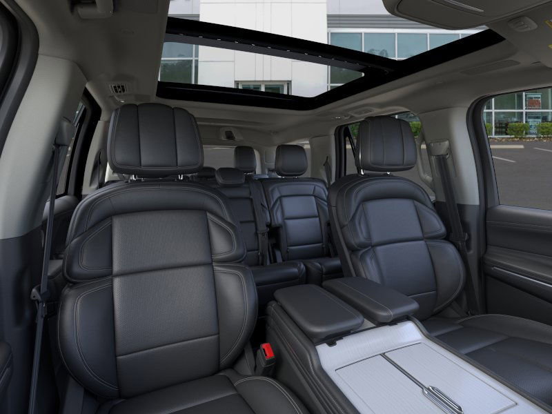 New 2025 Lincoln Navigator Reserve image 10