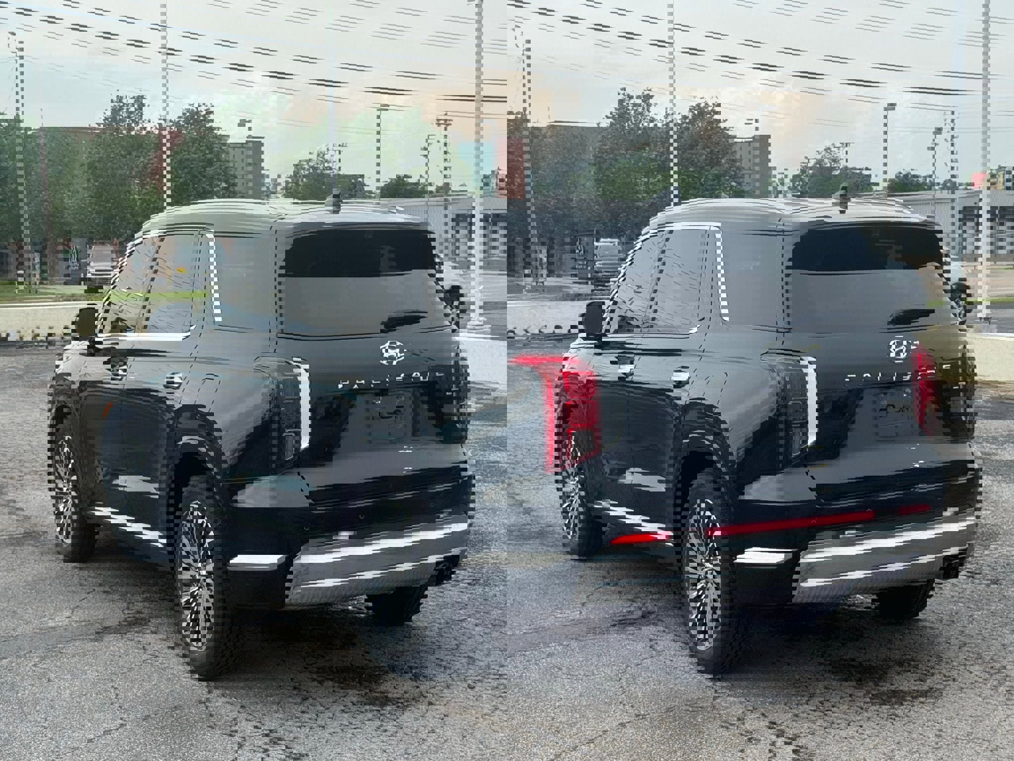 Used 2024 Hyundai Palisade Calligraphy image 4