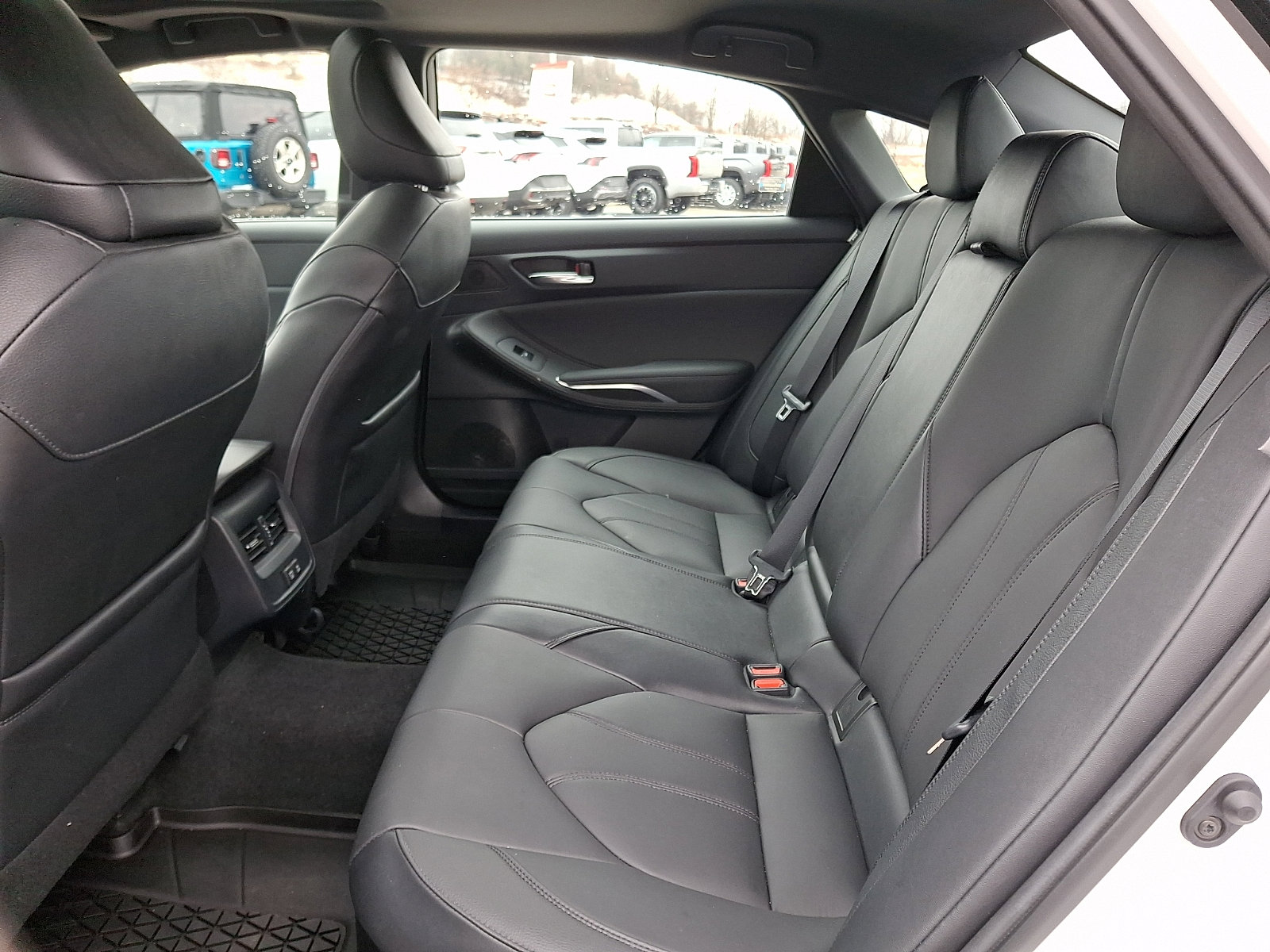 Certified 2021 Toyota Avalon XLE w/ Moonroof Package image 10