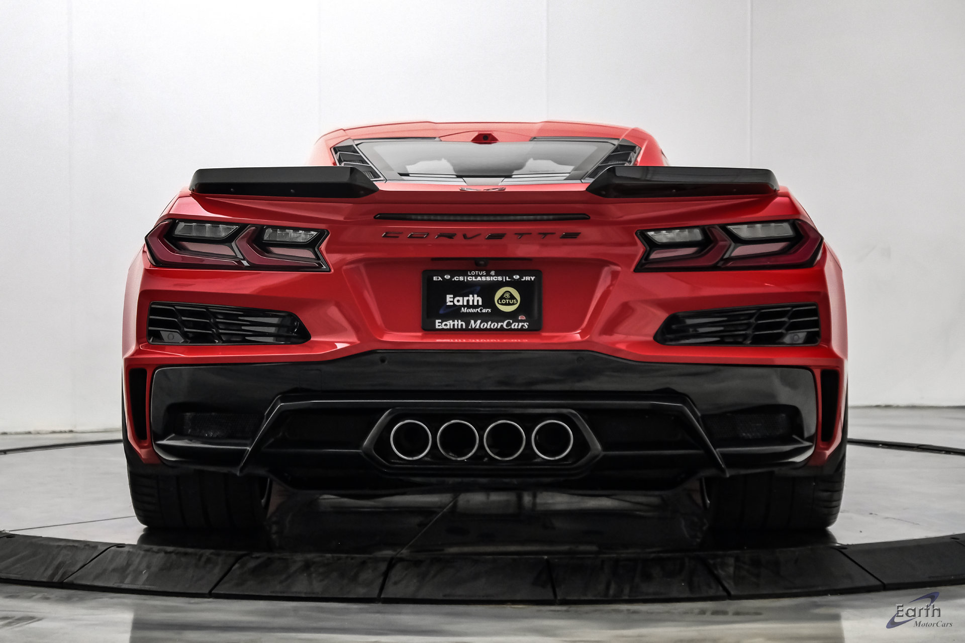 Used 2024 Chevrolet Corvette Z06 RWD image 16