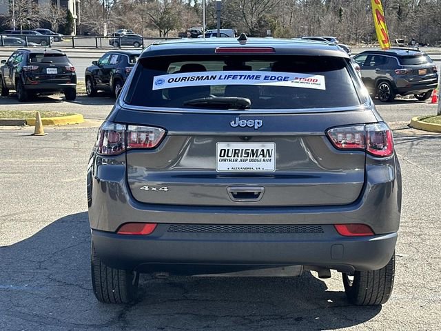 Used 2023 Jeep Compass Sport image 3