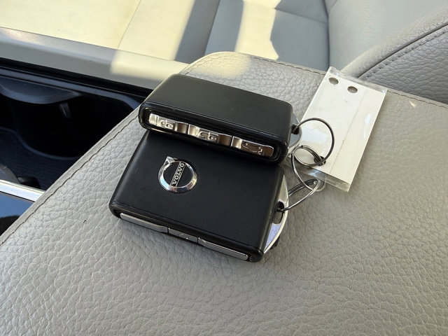 Used 2020 Volvo S60 T5 Momentum image 32