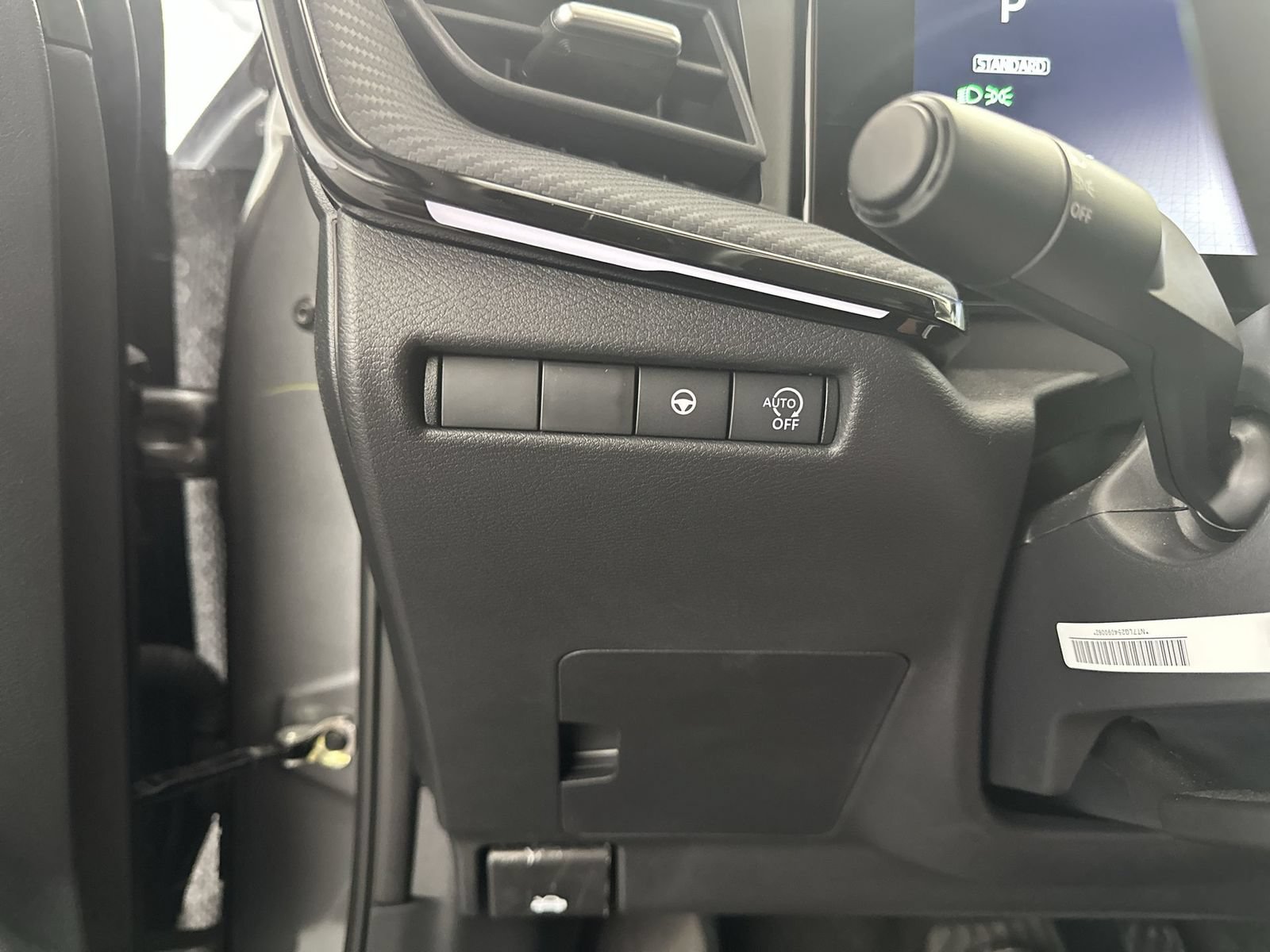 Certified 2025 Nissan Kicks SR FWD image 18