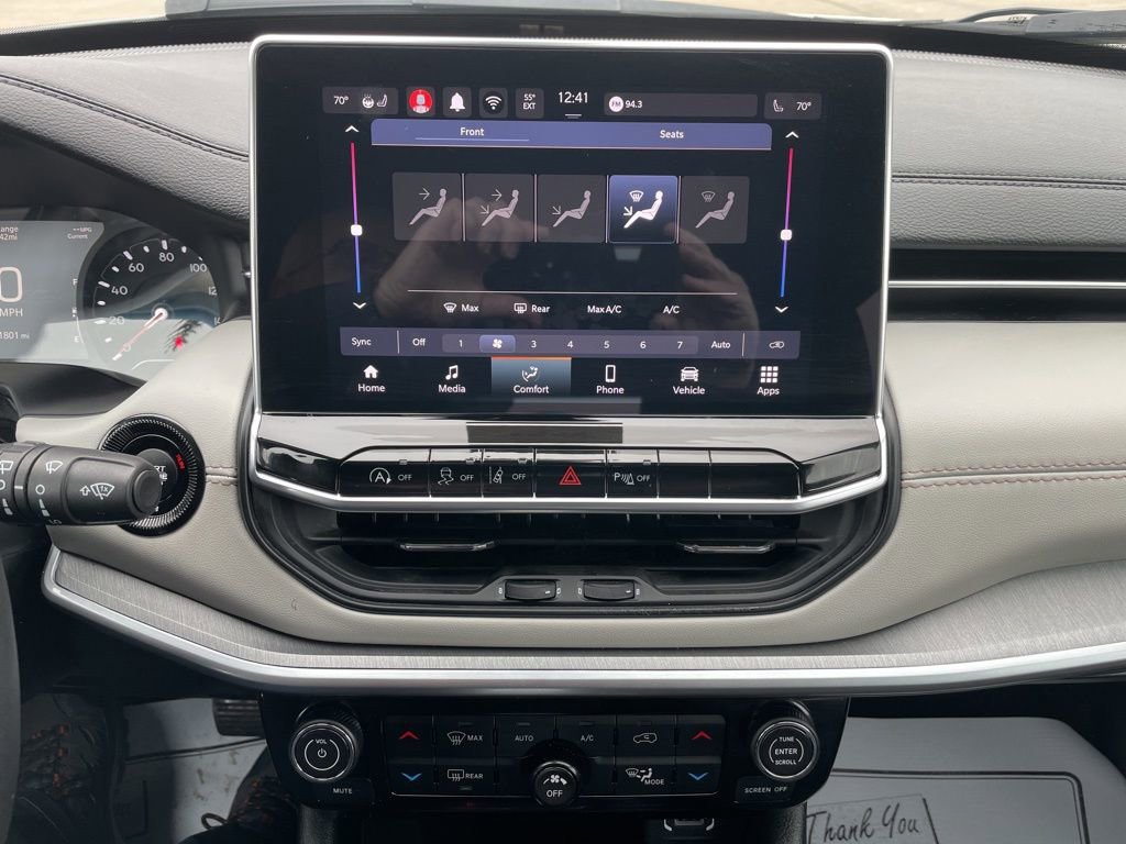 Used 2025 Jeep Compass Limited image 8