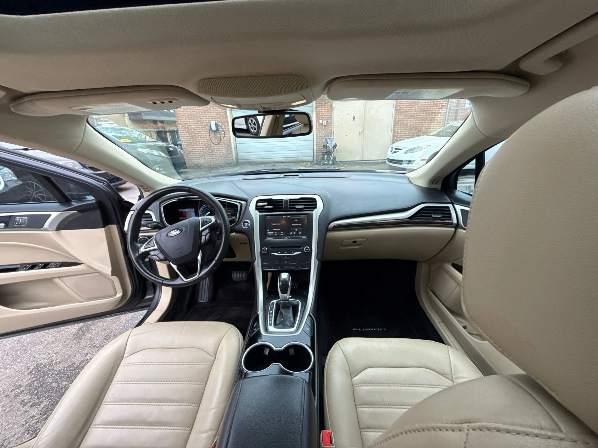 Used 2015 Ford Fusion SE w/ Equipment Group 202A image 24