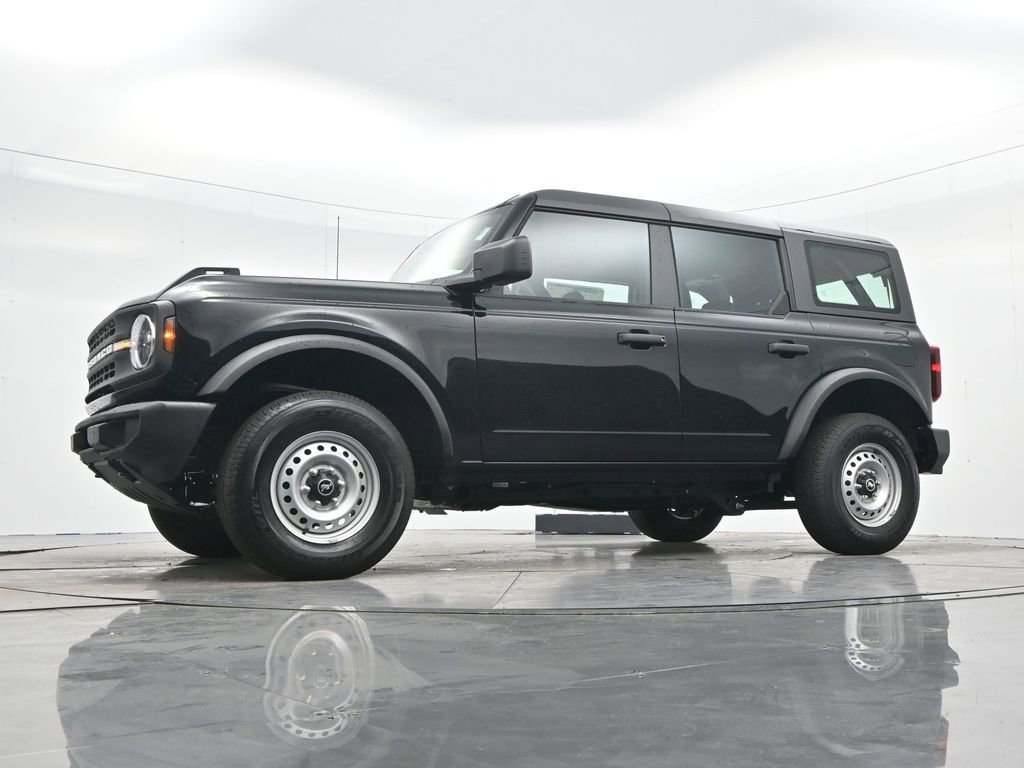 New 2025 Ford Bronco 4-Door AWD/4WD image 32