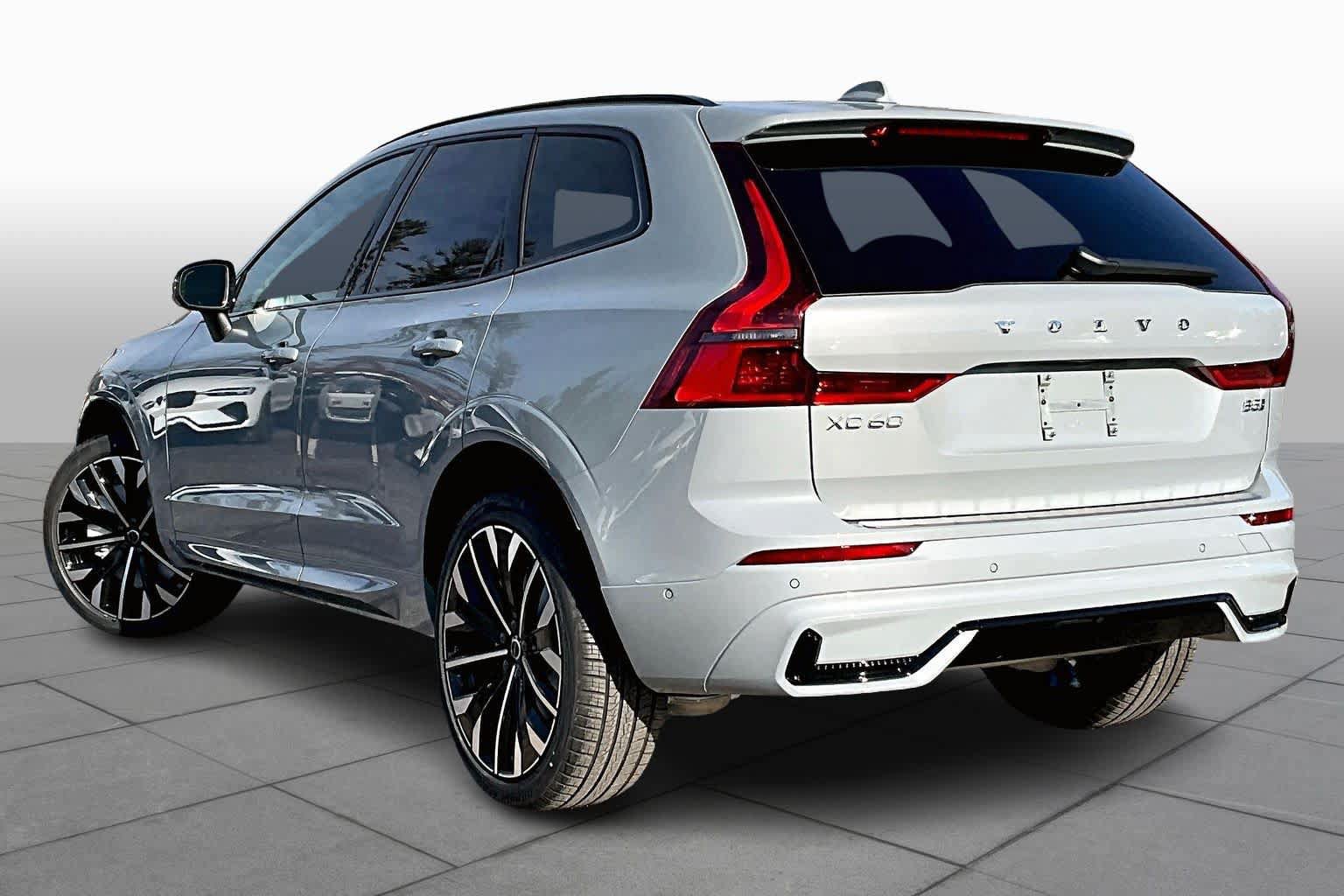 New 2026 Volvo XC60 B5 Ultra w/ Protection Package Premier AWD/4WD image 3