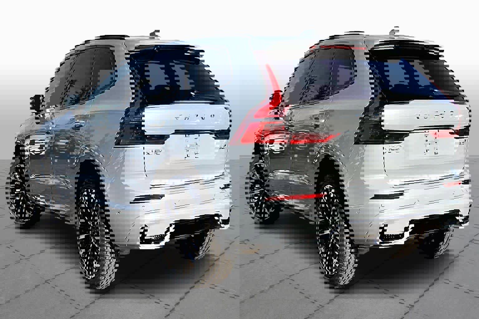 New 2026 Volvo XC60 B5 Ultra w/ Protection Package Premier image 3