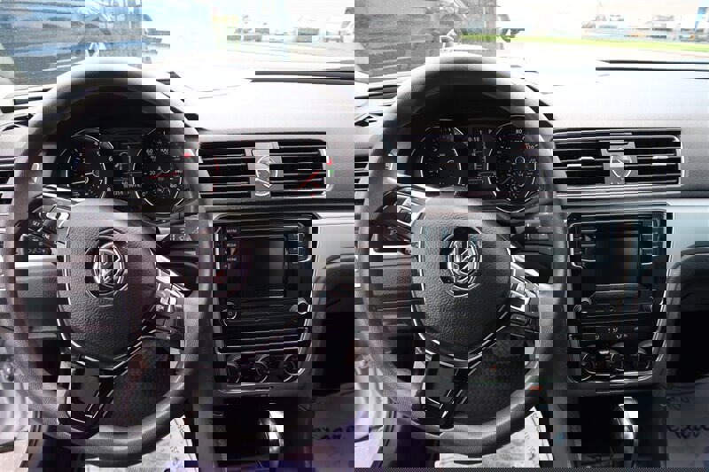 Used 2016 Volkswagen Passat 1.8T S image 8