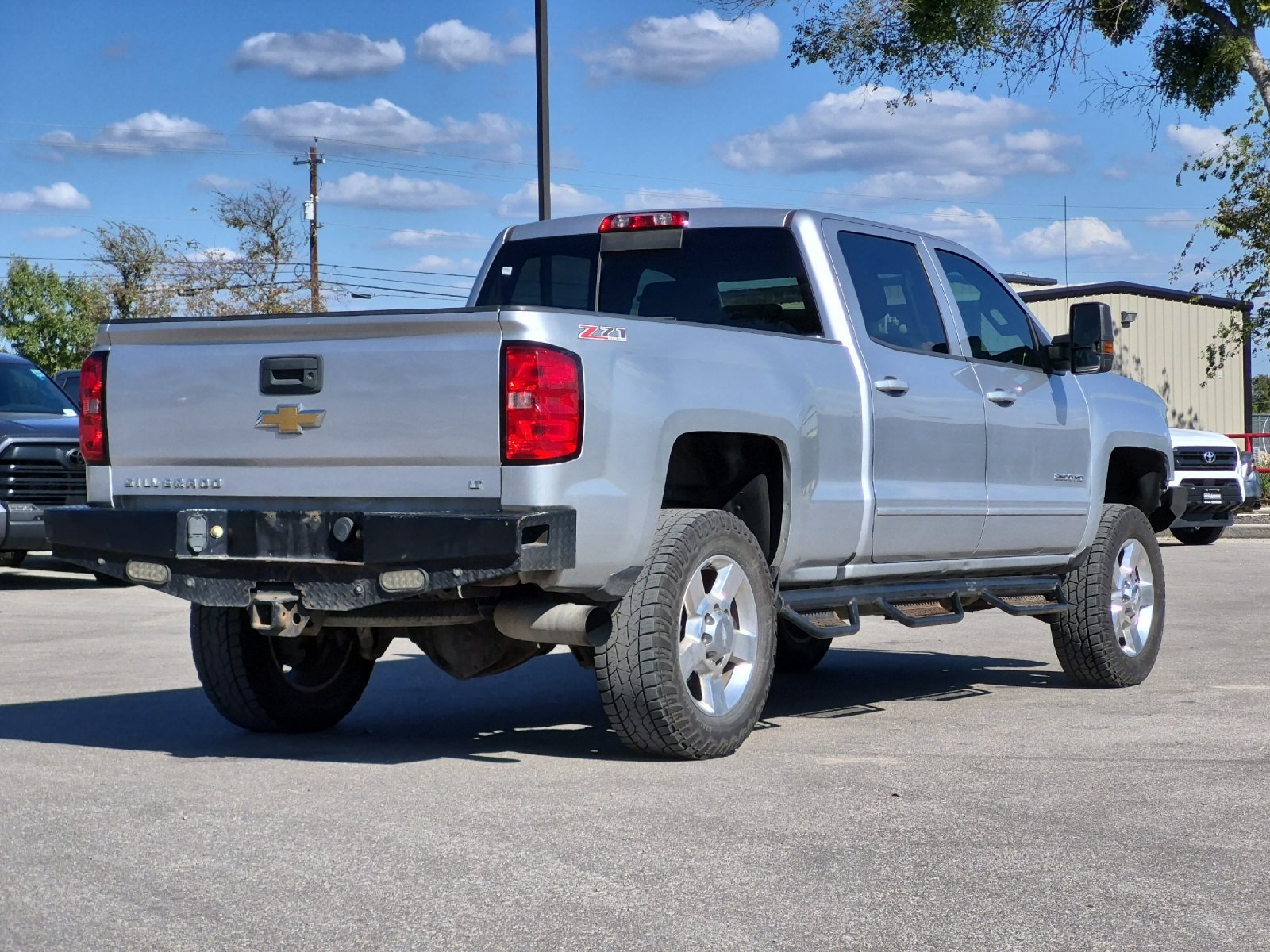 Used 2018 Chevrolet Silverado 2500 LT w/ LT Convenience Package AWD/4WD image 5