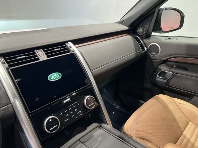Used 2024 Land Rover Discovery Dynamic SE AWD/4WD image 20