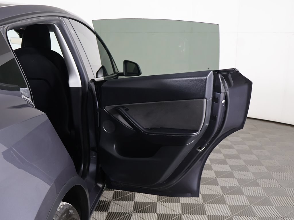 Used 2020 Tesla Model Y Long Range AWD/4WD image 24