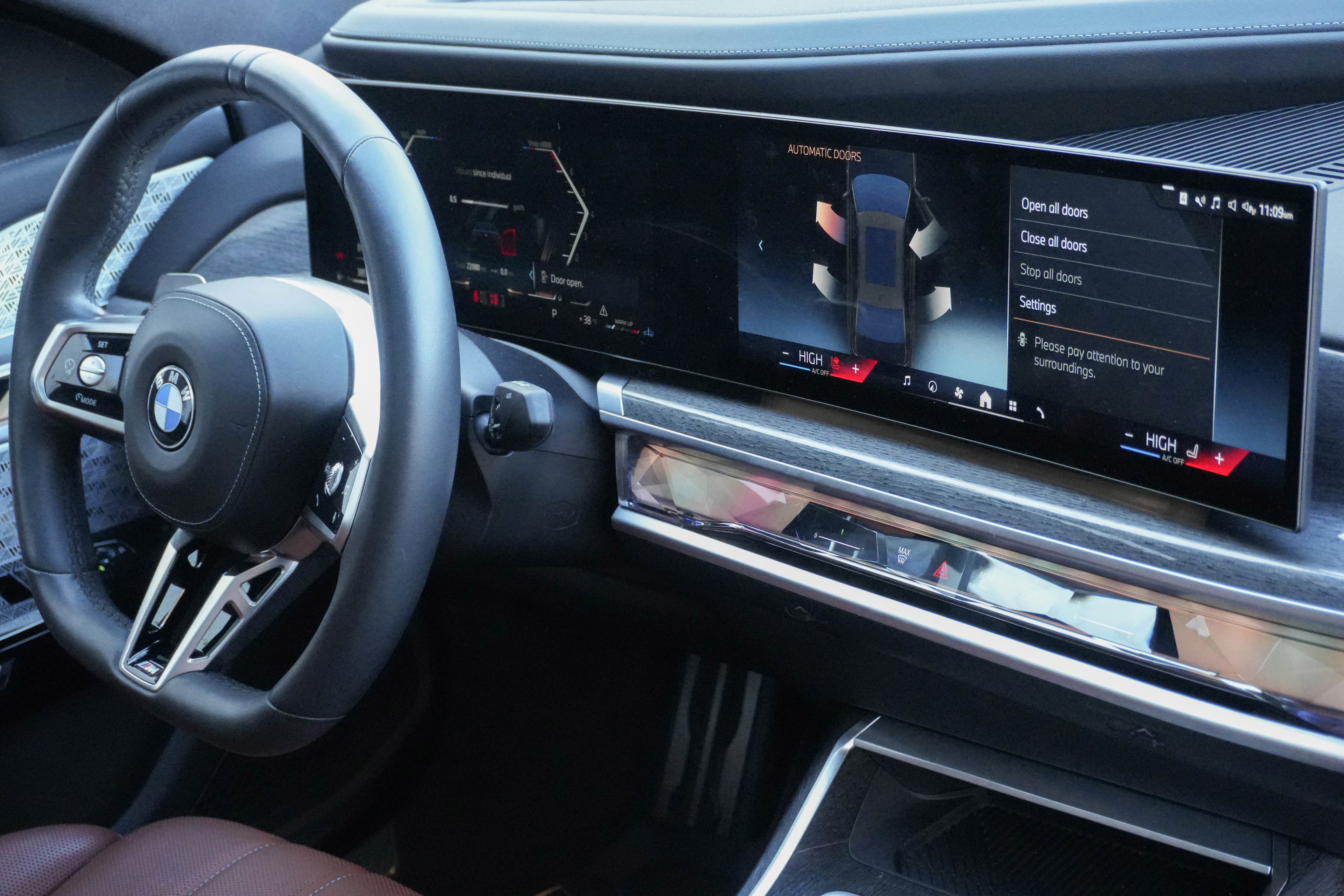 Certified 2023 BMW 760i xDrive w/ Executive Package image 11