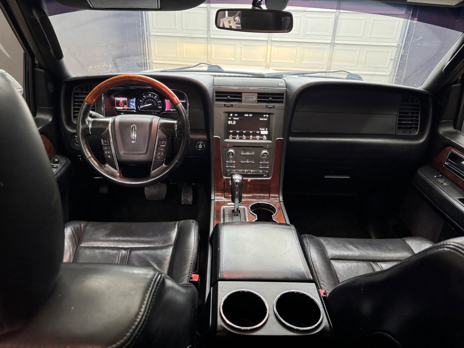 Used 2016 Lincoln Navigator Select RWD image 5