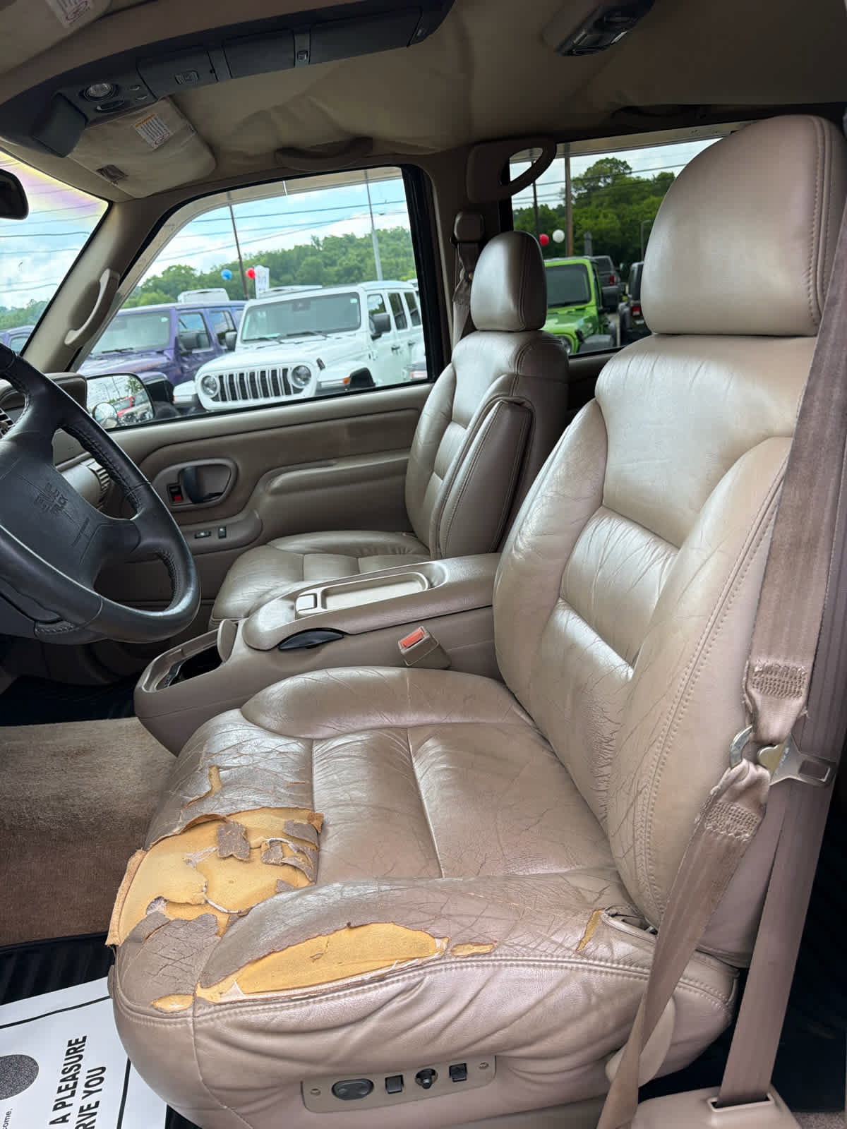 Used 1997 GMC Yukon 4WD 4-Door w/ Marketing Opt Pkg 5 image 12