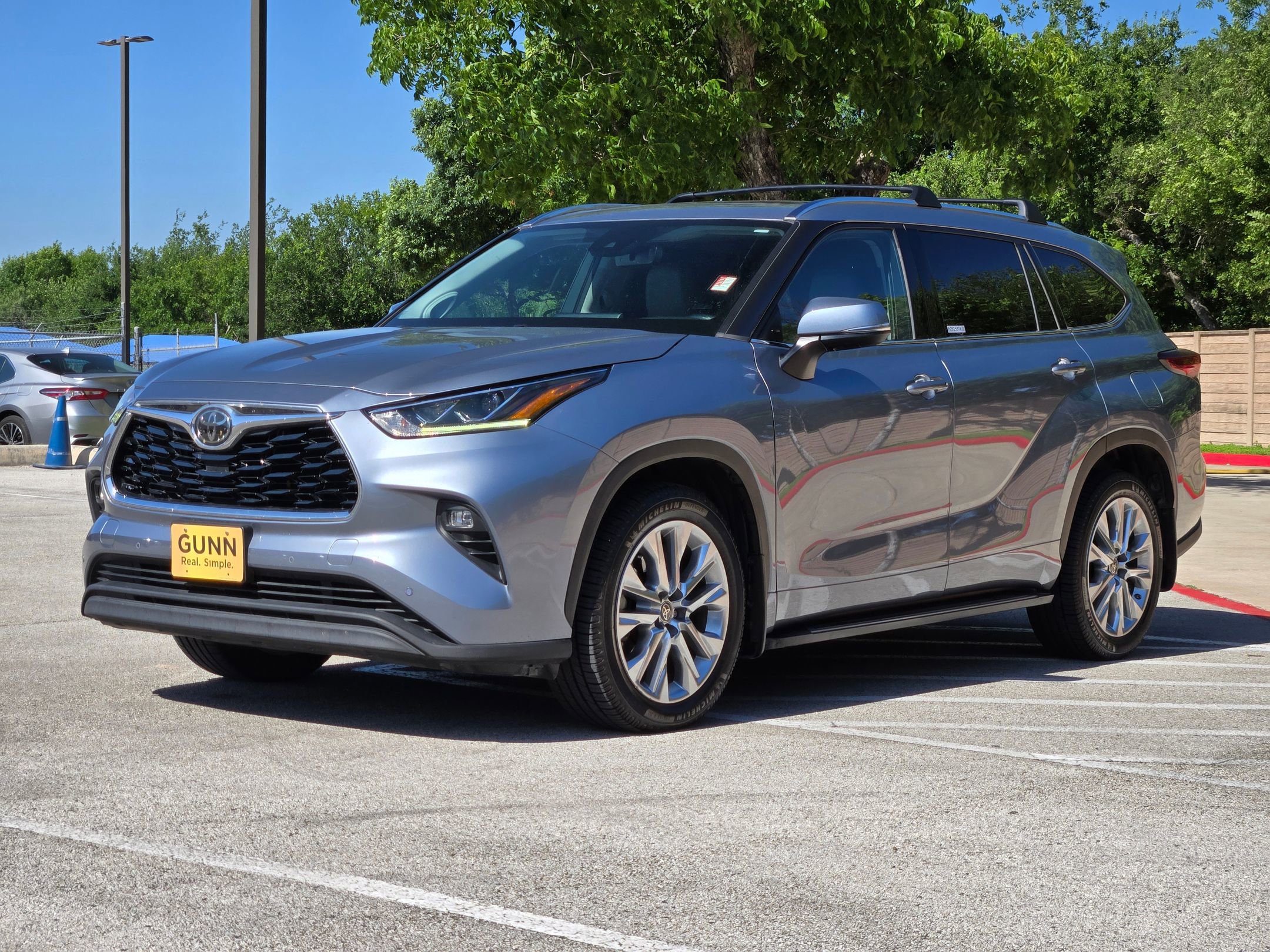 Used 2020 Toyota Highlander Limited FWD image 7