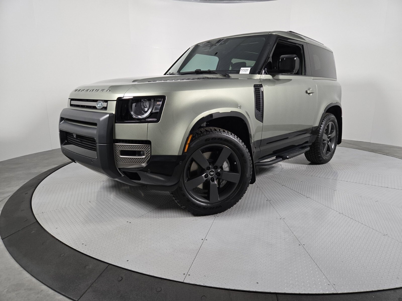 New 2025 Land Rover Defender 90 X-Dynamic SE